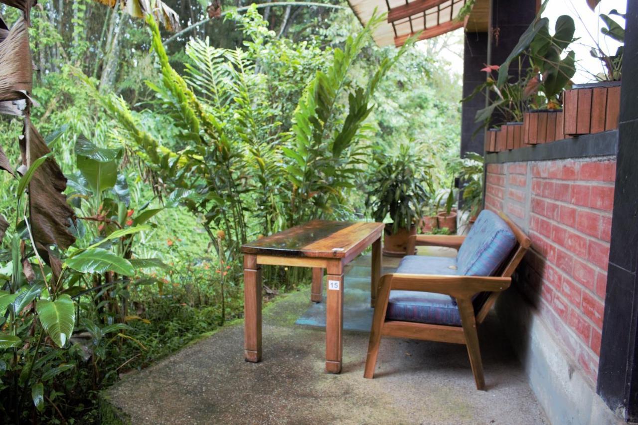 Hostal Zafiro Mindo Exterior foto